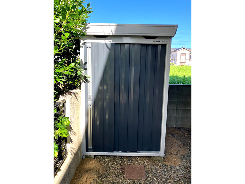 腐食した既存の物置を同タイプに交換