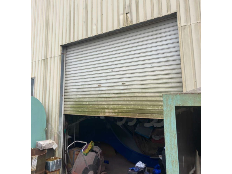 固くなってしまったシャッターを交換